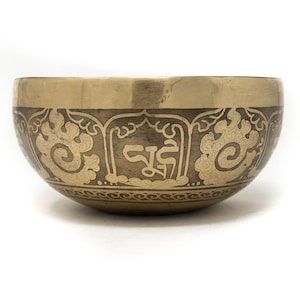 Dorje Auspicious Symbol Handmade Singing Bowl - Tibetan Singing Bowl Spiritual Gifts - Meditation Bowl Yoga Gifts