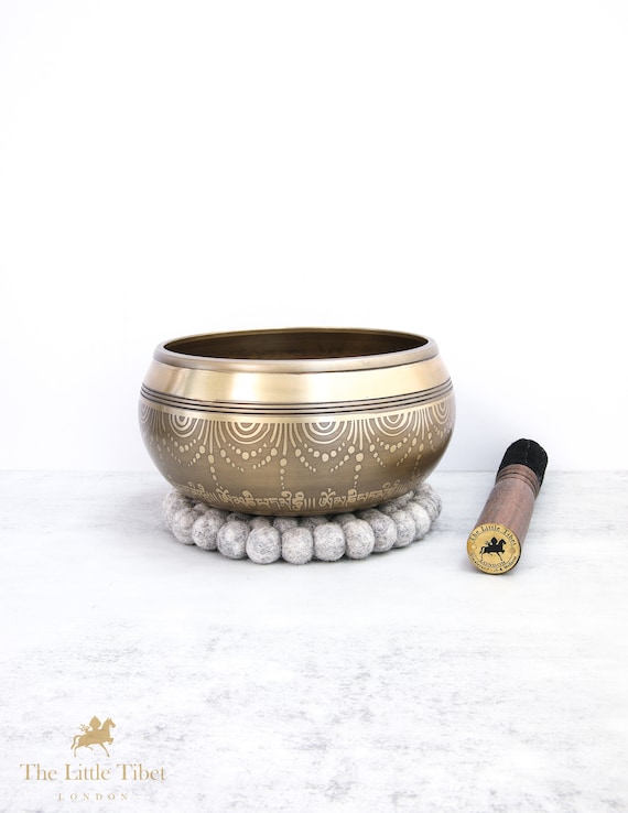 ヨガや瞑想のためのブロンズシンギングボウル - ターラ仏教ギフト