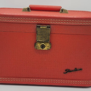 valise de train de voyage rouge Starline vintage avec compartiment à l'intérieur, pas de miroir en bon état et compartiment élastique à l'intérieur