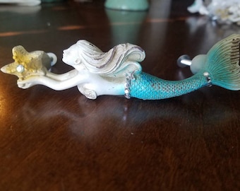 Resin Mermaid drawer pull, mermaid knob, Beach, Nautical decor, Resin Towel Hook, Kids Bathroom, Beach Decor, Nursery,  mermaid tail