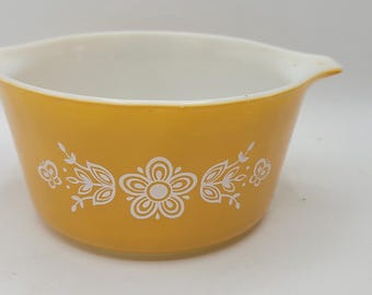 Pyrex Butterfly Gold 473 casserole dish 1 quart