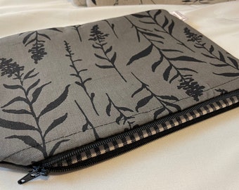 Marsh Zipper Pouch