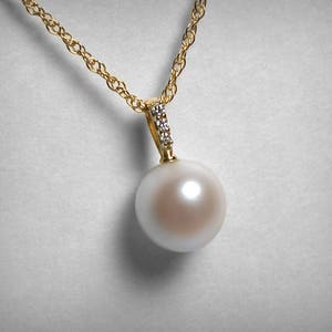 Diamond Pearl Necklace, 14K Pearl Necklace, Genuine Freshwater Pearl Pendant, Solitaire Diamond, 14K Yellow Gold, Bridal Wedding Jewelry