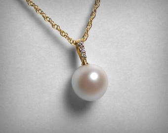 Diamond Pearl Necklace, 14K Pearl Necklace, Genuine Freshwater Pearl Pendant, Solitaire Diamond, 14K Yellow Gold, Bridal Wedding Jewelry