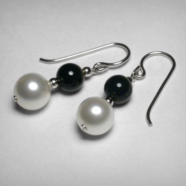 Black Onyx Earrings, Pearl Earrings, Sterling Silver Earrings, Black and White Earring, Pearl Drop Earring, Genuine Black Onyx, Pearl Dangle