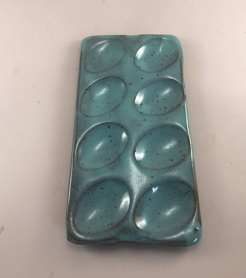 Deviled Egg Plate for 8 deviled eggs, in your choice of color Turquoise