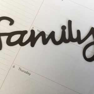 Ensemble de 10 mots découpés à la forme de la famille