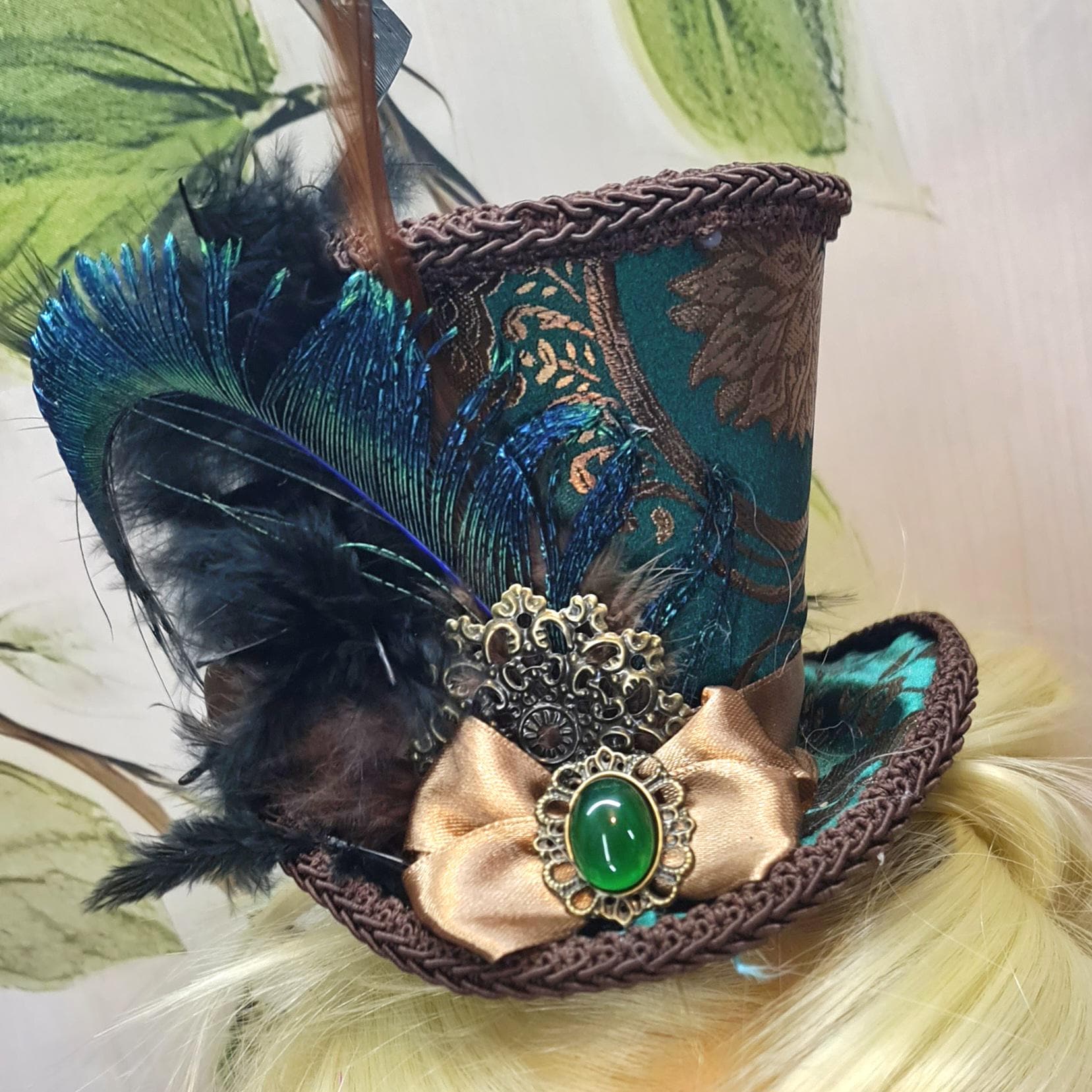 Illustration Linéaire De Chapeau D'halloween. Doodle De Chapeau D Halloween Dessine A La Main Style De Dessin Au Trait Style De Dessin Au Trait Dessin Vectoriel