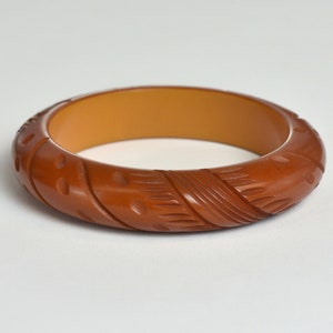 1940s Bakelite Creamed Corn Carved Bangle Bracelet Tested