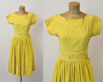 1960s Yellow Indian Embroidered Mirror Detailing Blouse & Circle Skirt Two Piece Set