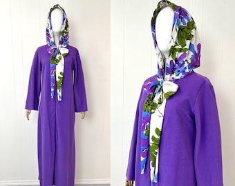 1960s/1970s Vera Neumann for Formfit Rogers Hooded Floral Purple Zip Front House Dress Robe