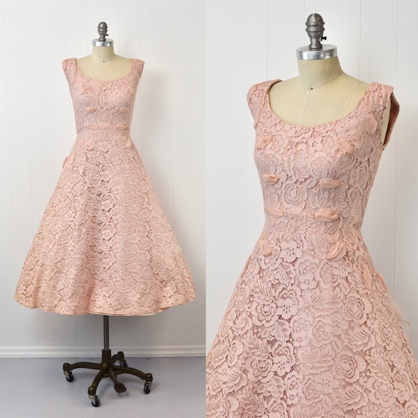 1950s Dusty Rose Pink Floral Lace Robert-Martin New York Party Prom Cupcake Tulle Dress Gown