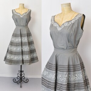 1950s Gray Embroidered Mexican Patio Blouse & Circle Skirt Two Piece Set Volup