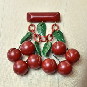 1940s Bakelite Cherries Cluster Novelty Bar Brooch Pin Jewelry Tested image 1