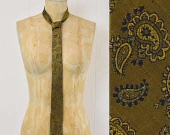 1960s Paisley Print Yellow Gold Montgomery-Roberts Skinny Mid Century Mens Neck Tie