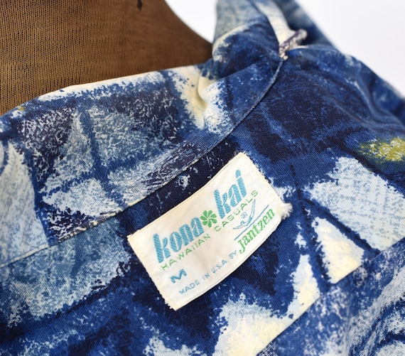 1970s Blue Jantzen Hawaiian Shirt - image 6