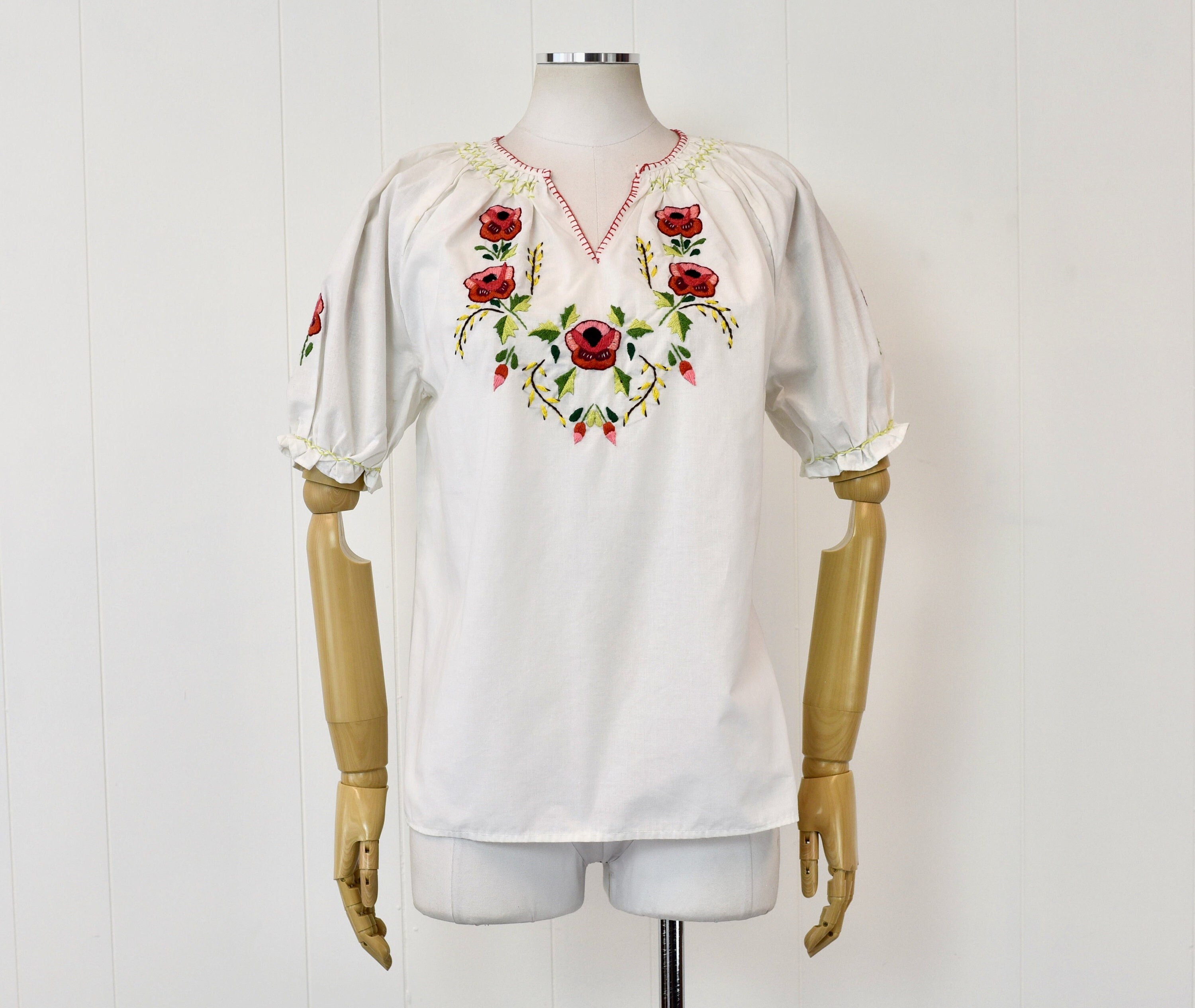 1960s/1970s Boho Hippie Penny Lane Floral Embroidered