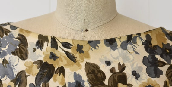 1950s Gold Floral Print Bubble Hem Party Cocktail… - image 8