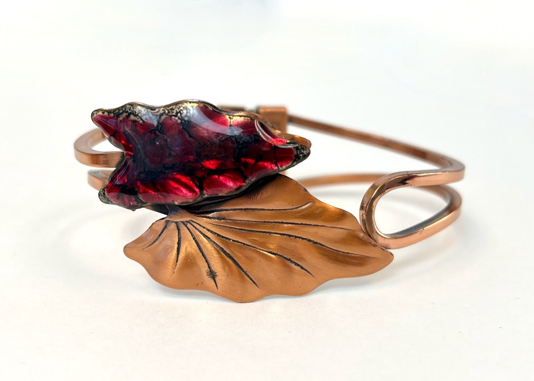 赤い紅葉をモチーフにした磁器製の帯留めです 1950s Matisse Renoir Copper Red Enamel Leaf Botanical Novelty Mid