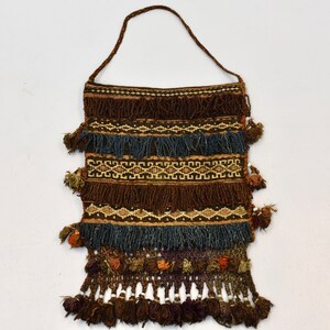 Bolso grande con tapiz de flecos y cuentas, estilo Baluch de los años 70