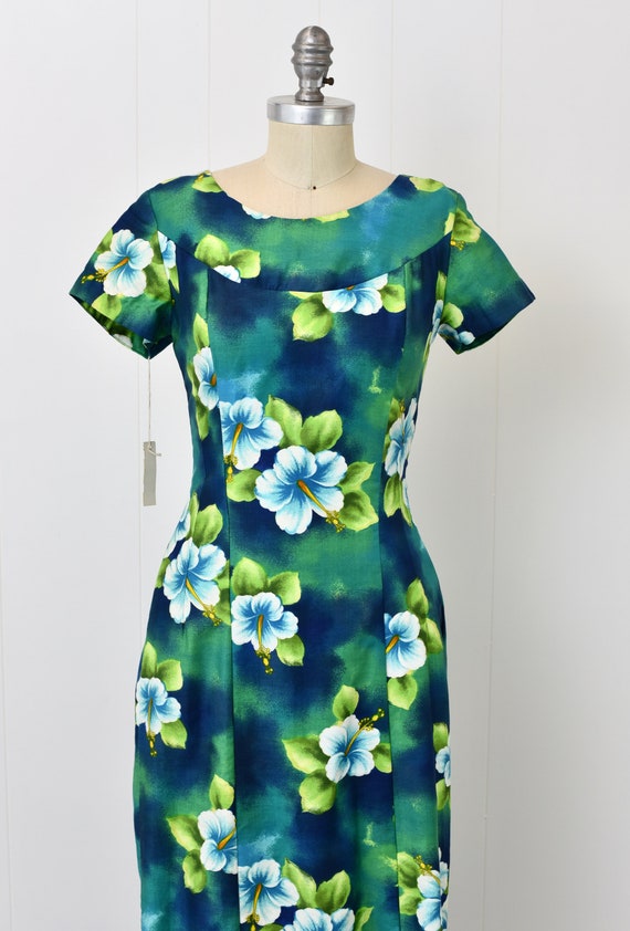 NOS 1960s Ui-Maikai Hibiscus Floral Hawaiian Dress - image 2