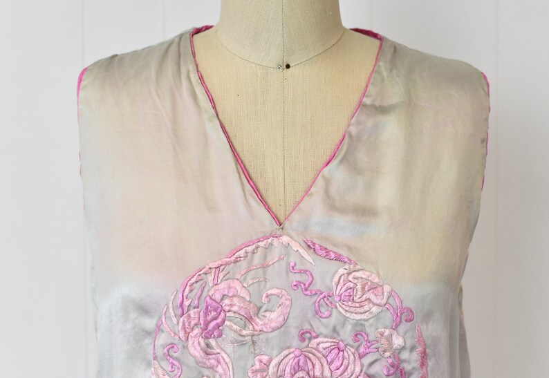 1920s Asian Inspired Green & Pink Embroidered Silk Blouse image 2
