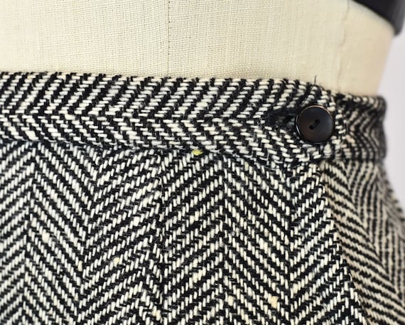 1970s Black & White Chevron Wool with Velvet Pres… - image 7