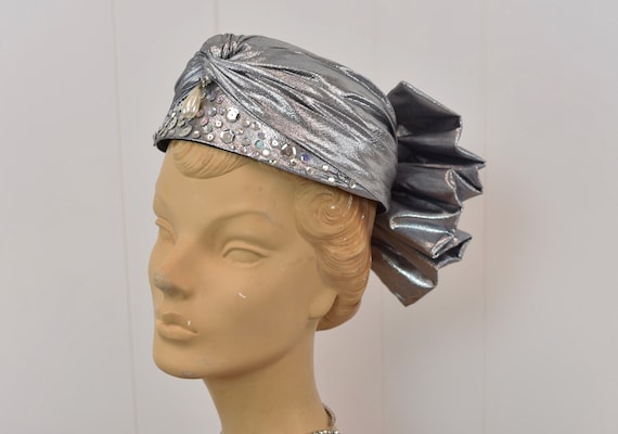 1980s/1990s Silver Rhinestone Sequin Pearl Bead Sondro 