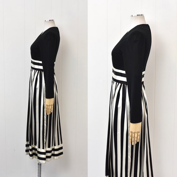 1970s Victor Costa Black White Striped Print Roma… - image 4