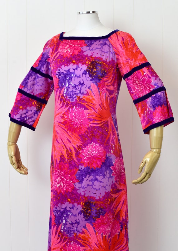 1960's Bright Pink Floral Hawaiian Dress - image 3