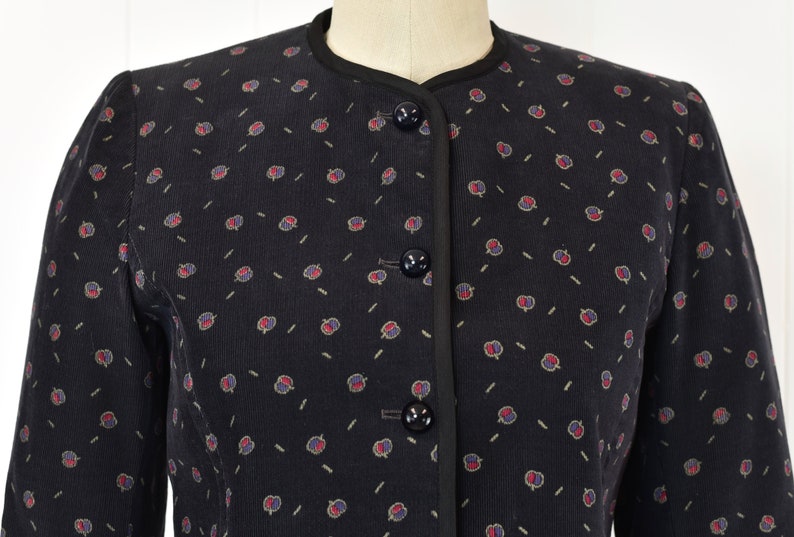 1990s Guy Laroche Dark Gray Corduroy Fruit Apple Novelty Print Jacket Long Sleeve Blouse Top image 2