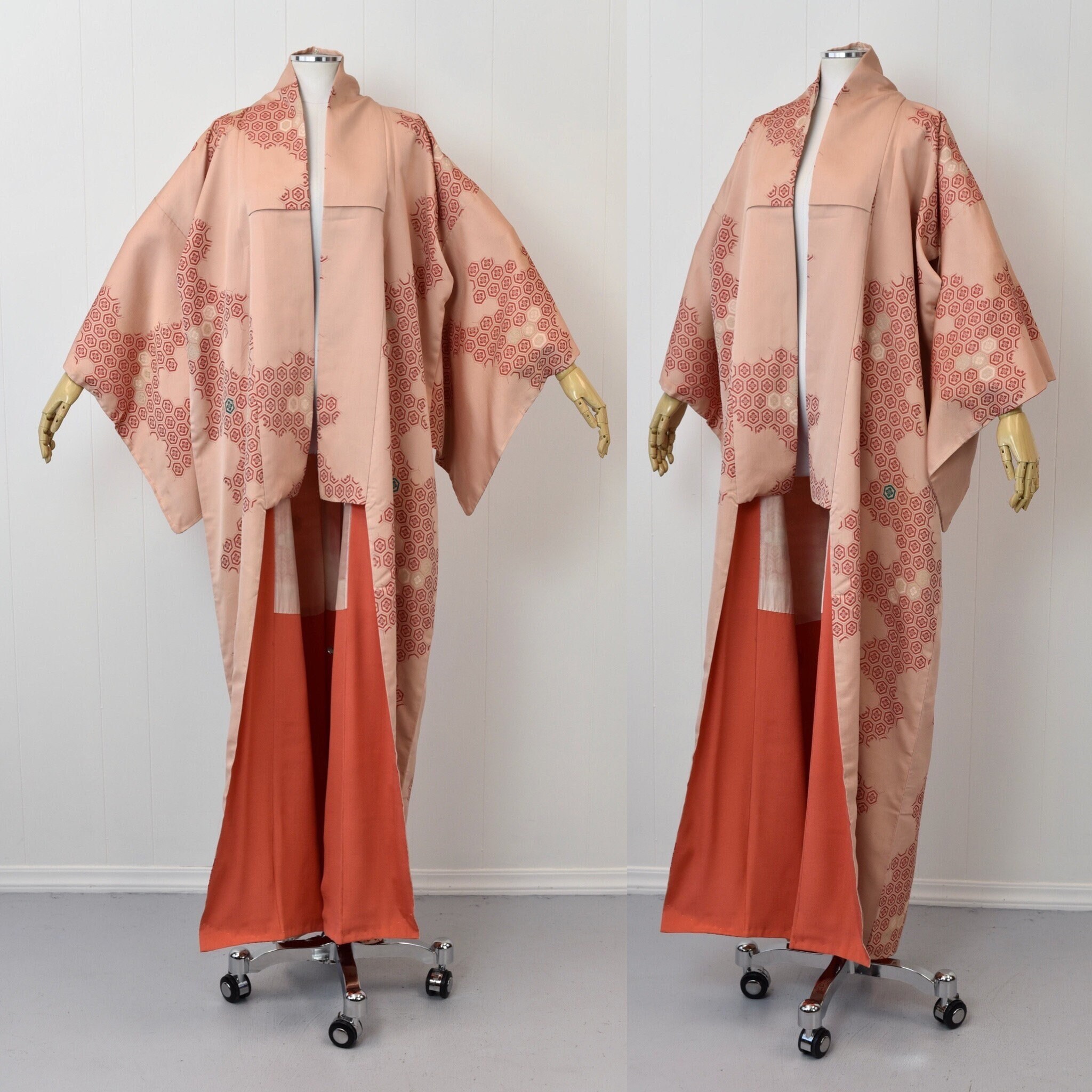 [希少本]Die schönsten Kimonos Feast your eyes on 'Kimono: The Triumph of Japanese Dress
