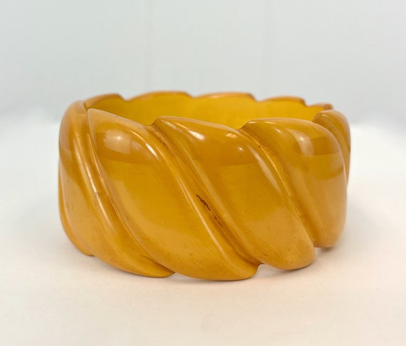 1940s Bakelite Creamed Corn Yellow Deeply Carved … - image 2