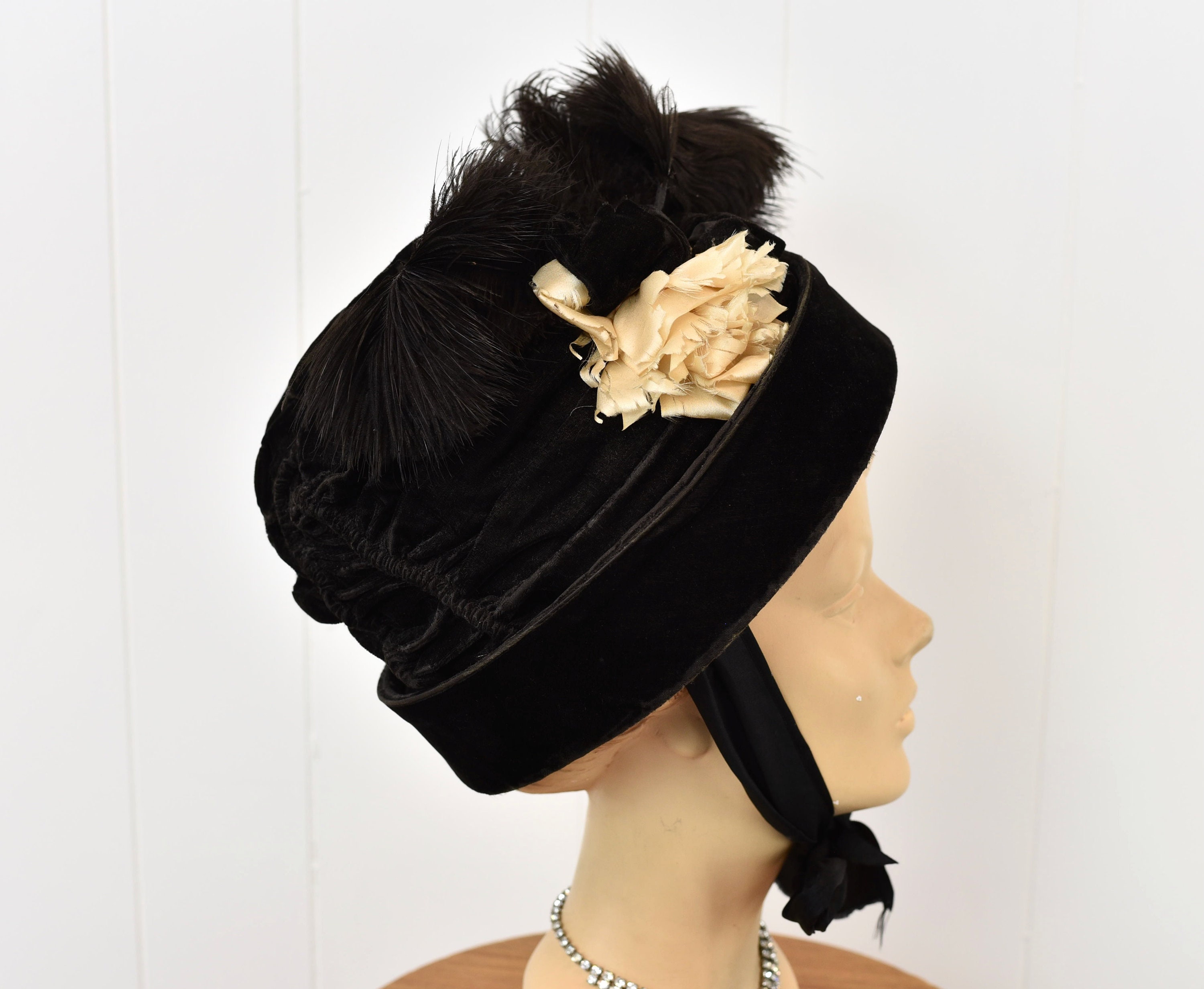 Vintage Antique 1800s / 1900s Women\'s Black Velvet Hat W/ Feathers Ties At Chin P1020371__97060.1694984519.JPG?c=2 main image 4