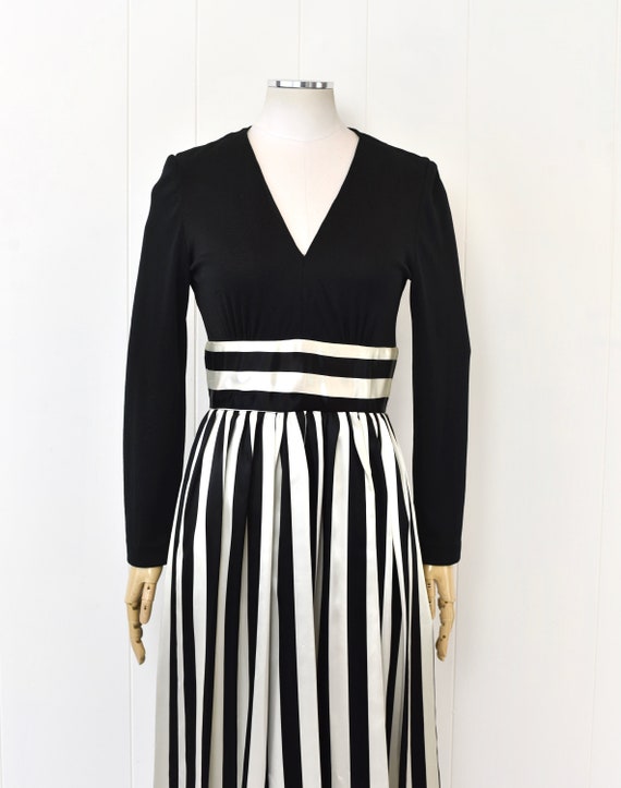 1970s Victor Costa Black White Striped Print Roma… - image 2