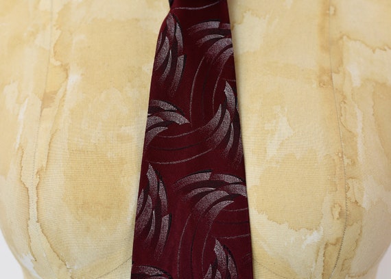 1950s Burgundy Arrow Abstract Patterned Tie - image 4