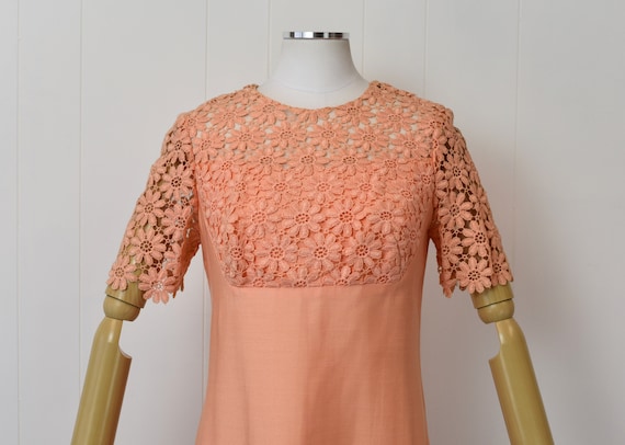 1960s Melon Floral Lace Mod Dress - image 2