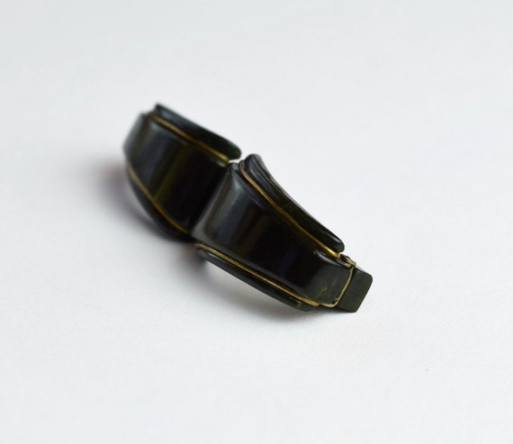 1950s Green Marbled Bakelite Scarf Clip Brooch Pi… - image 2