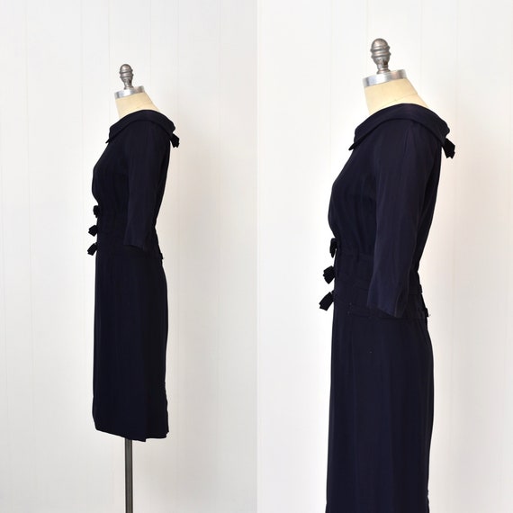 Early 1950s Paul Parnes Navy Blue Bow Pinup Dress - image 5