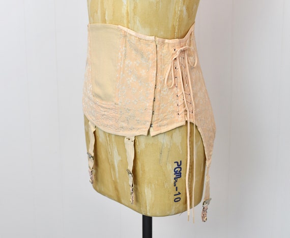1940s Peach Floral Corset Girdle Garter Belt H & W Company Pinup Lingerie Boudoir - Etsy 1940s Peach Floral Corset Girdle Garter Belt H & W Company Pinup Lingerie Boudoir - Etsy
