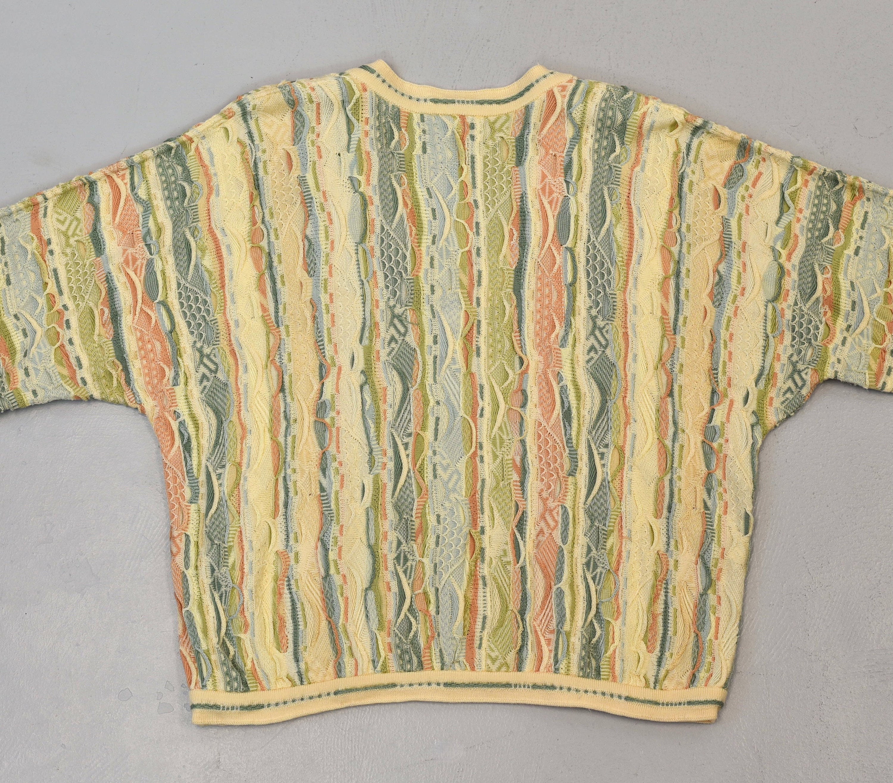 オーストラリア製 coogi 3D crew neck knit 80s 90s Vintage 90s North Wales 3D Textured Coogi Like Crew Neck Sweater