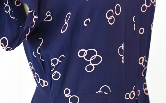 1940s Navy & Pink Day Dress - image 8