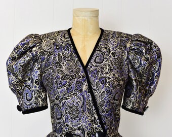 Ameri（アメリ）の「WAVE SLEEVE PEPLUM BLOUSE（シャツ