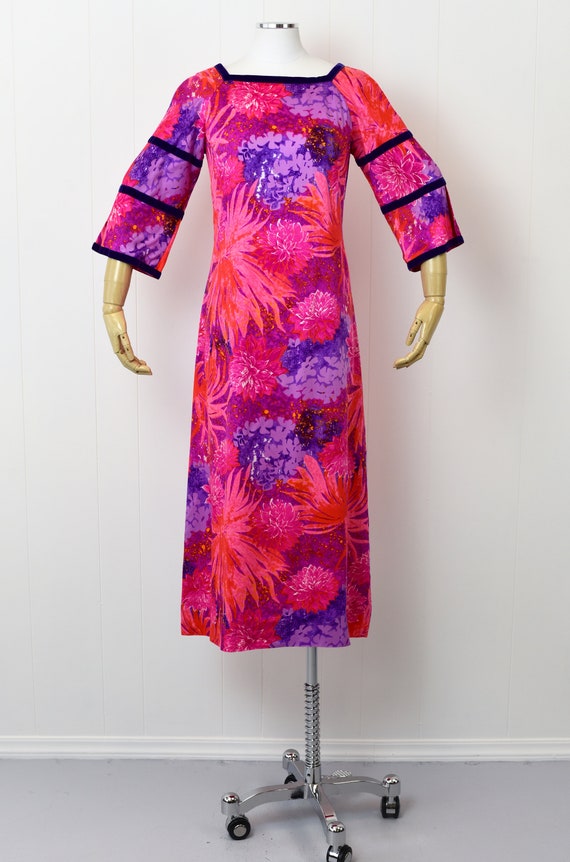 1960's Bright Pink Floral Hawaiian Dress - image 2