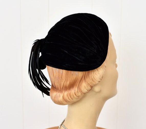 1940s Black Velvet Feathered Hat - image 6