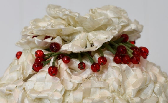 1950s Red Cherries White Fascinator Mini Hat - image 10