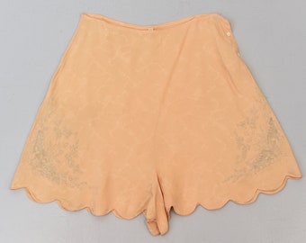 1940s Peach Pink Floral Silk Chinese Scalloped Boudoir Lingerie Tap Shorts Pants