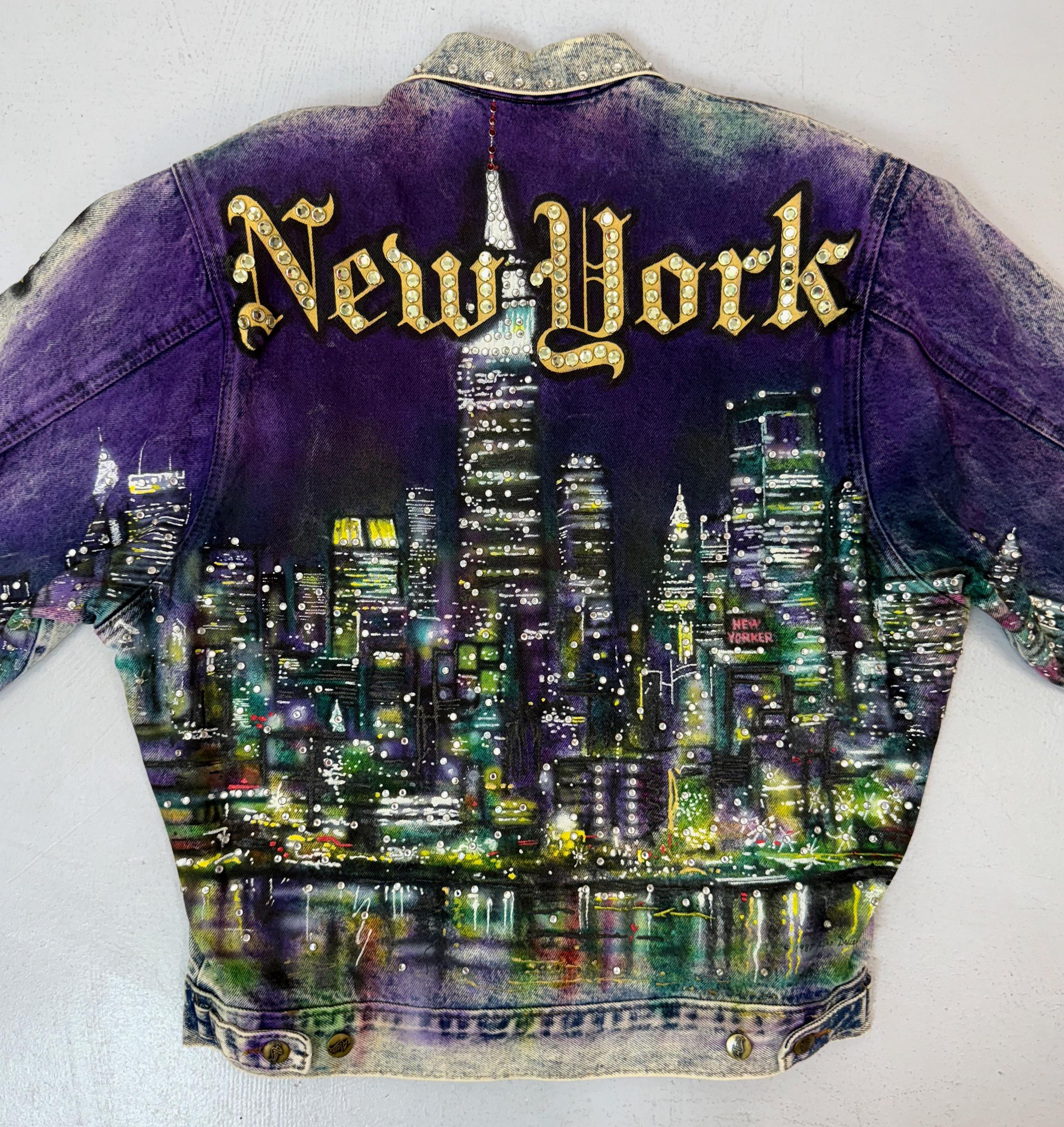 1987 Tony Alamo of Nashville New York Big Apple Hand Painted