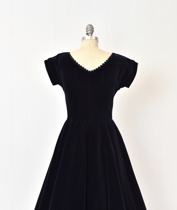 1950s Blue Velvet Bow Party Dress Gown - image 7