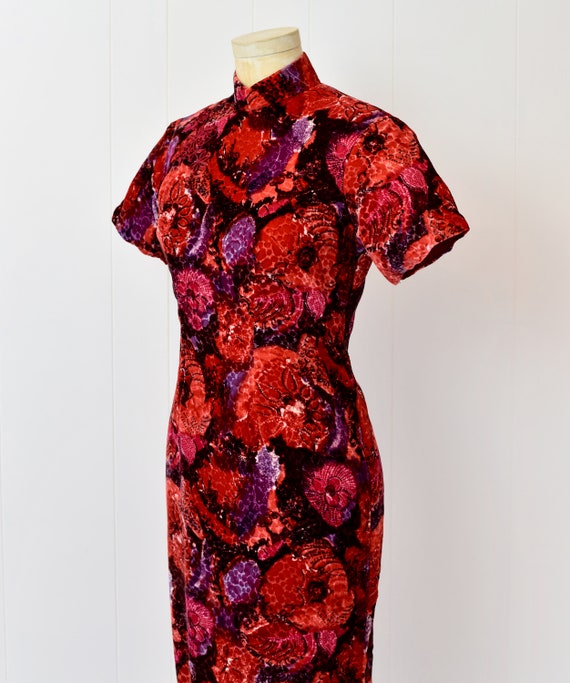 1960s Floral Velvet Asian Cheongsam Dress - image 6